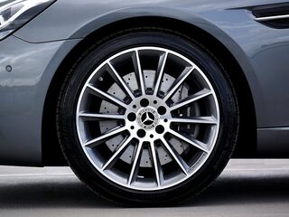 Kerbed alloy wheel